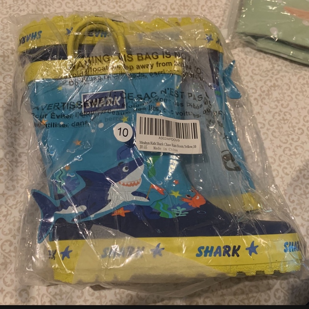 Shark Kids Chase Rain Boots, Yellow Size 10 & 12